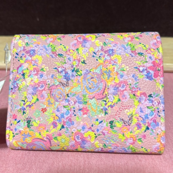 Betsy Johnson Card Case - Picture 3 of 6